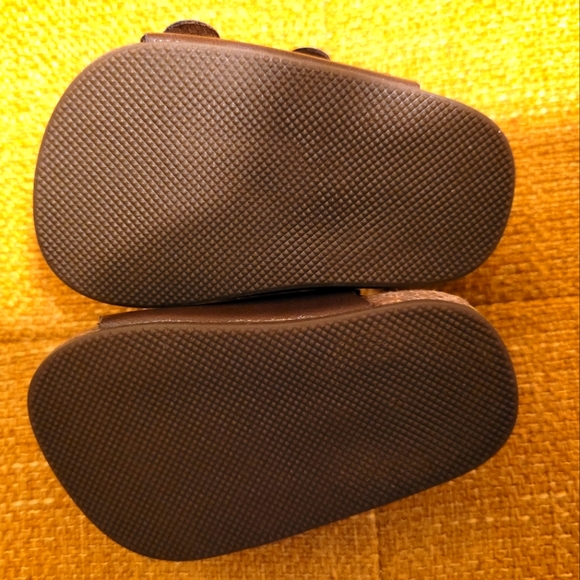 Baby Old Navy Sandals - Picture 2 of 2